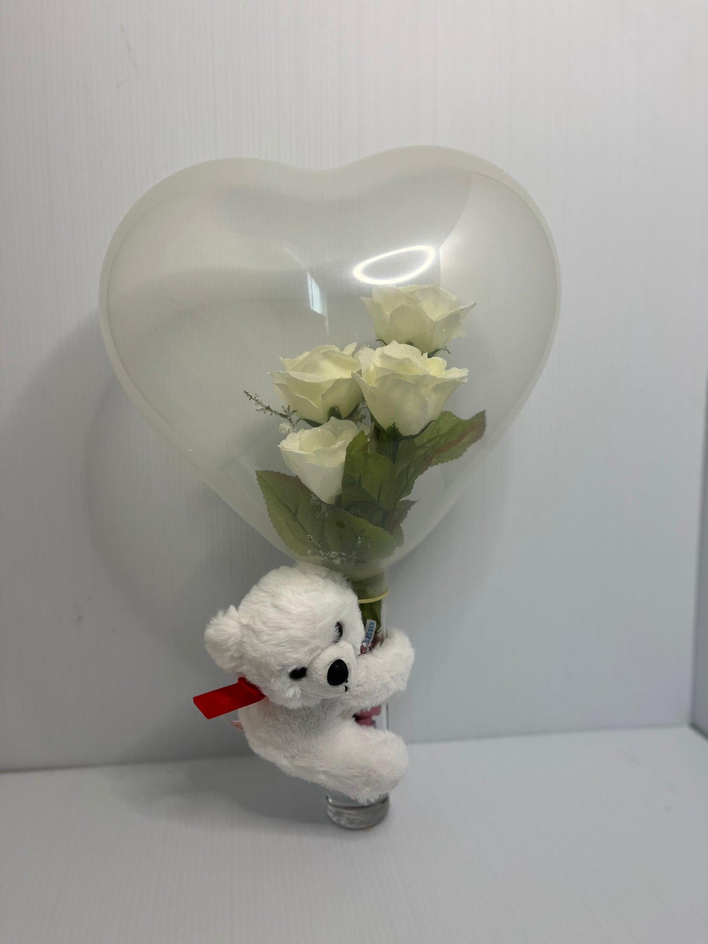 Luxurious forver rose balloon
