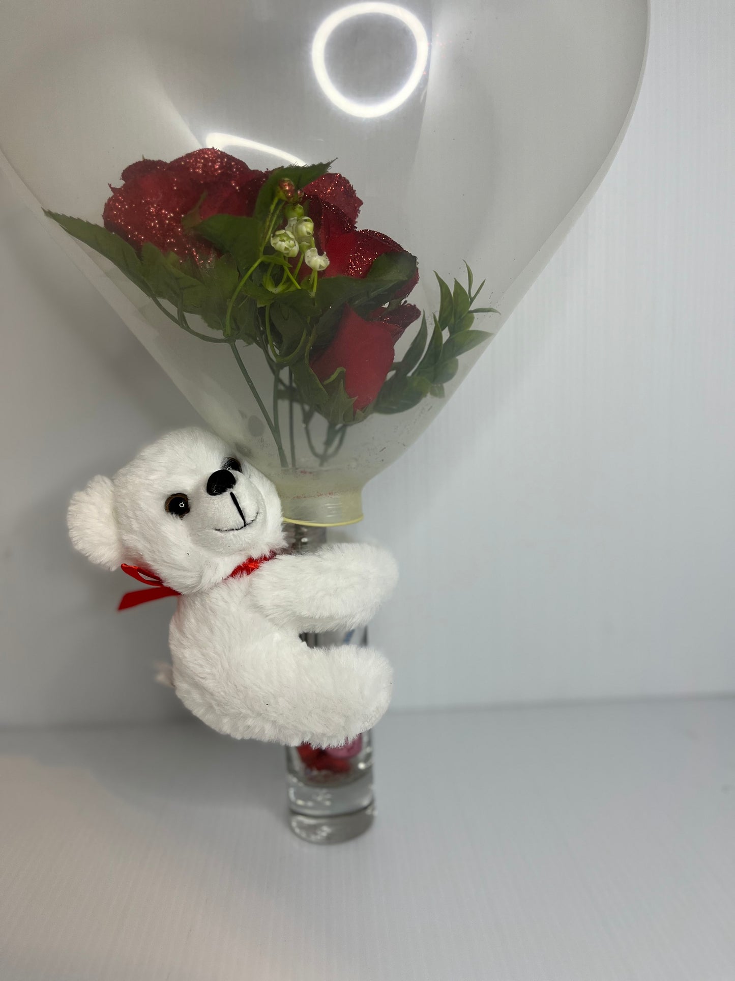 Luxurious forver rose balloon