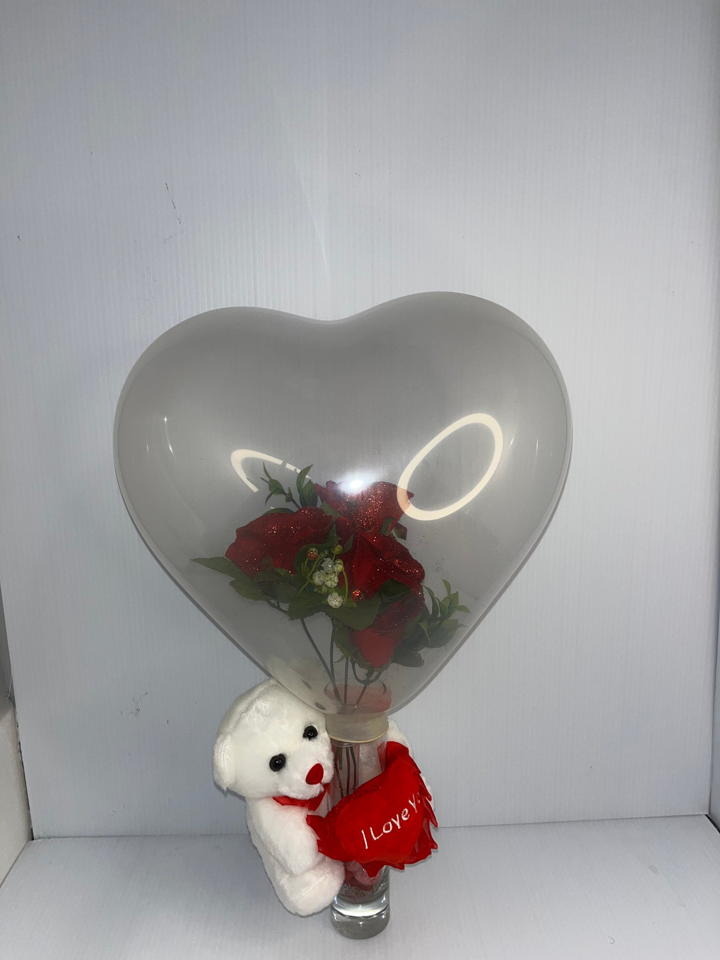 Luxurious forver rose balloon